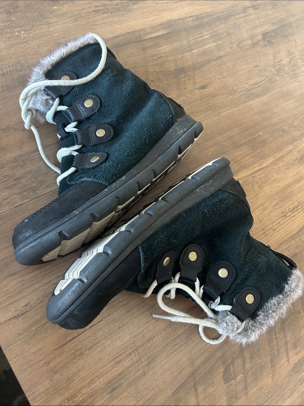 SOREL REAL SUEDE Explorer Joan Boot 7.5 worn once snow winter boot hiking
